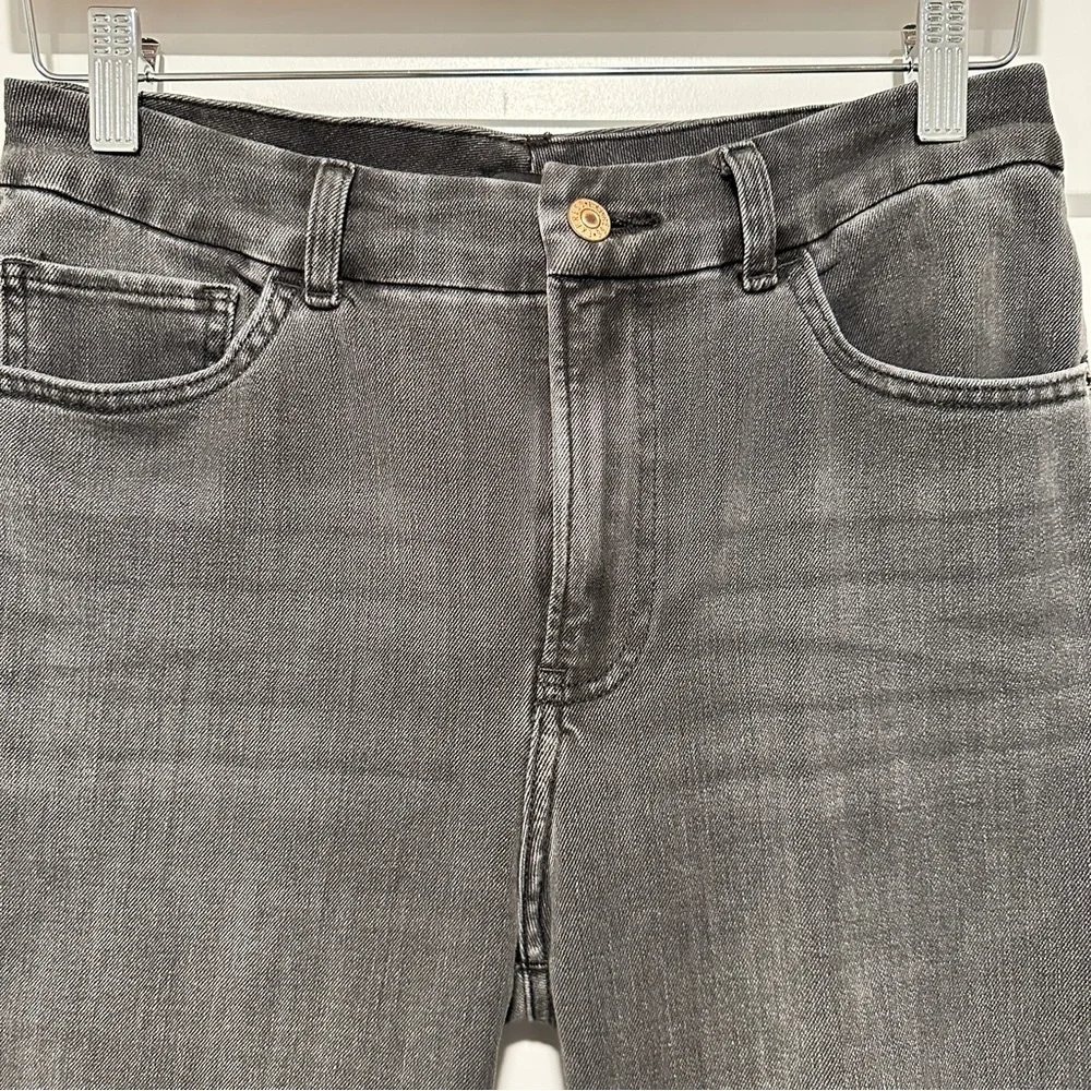 NWOT Express high rise black flare jeans - ultra hyper stretch - Picture 2 of 6